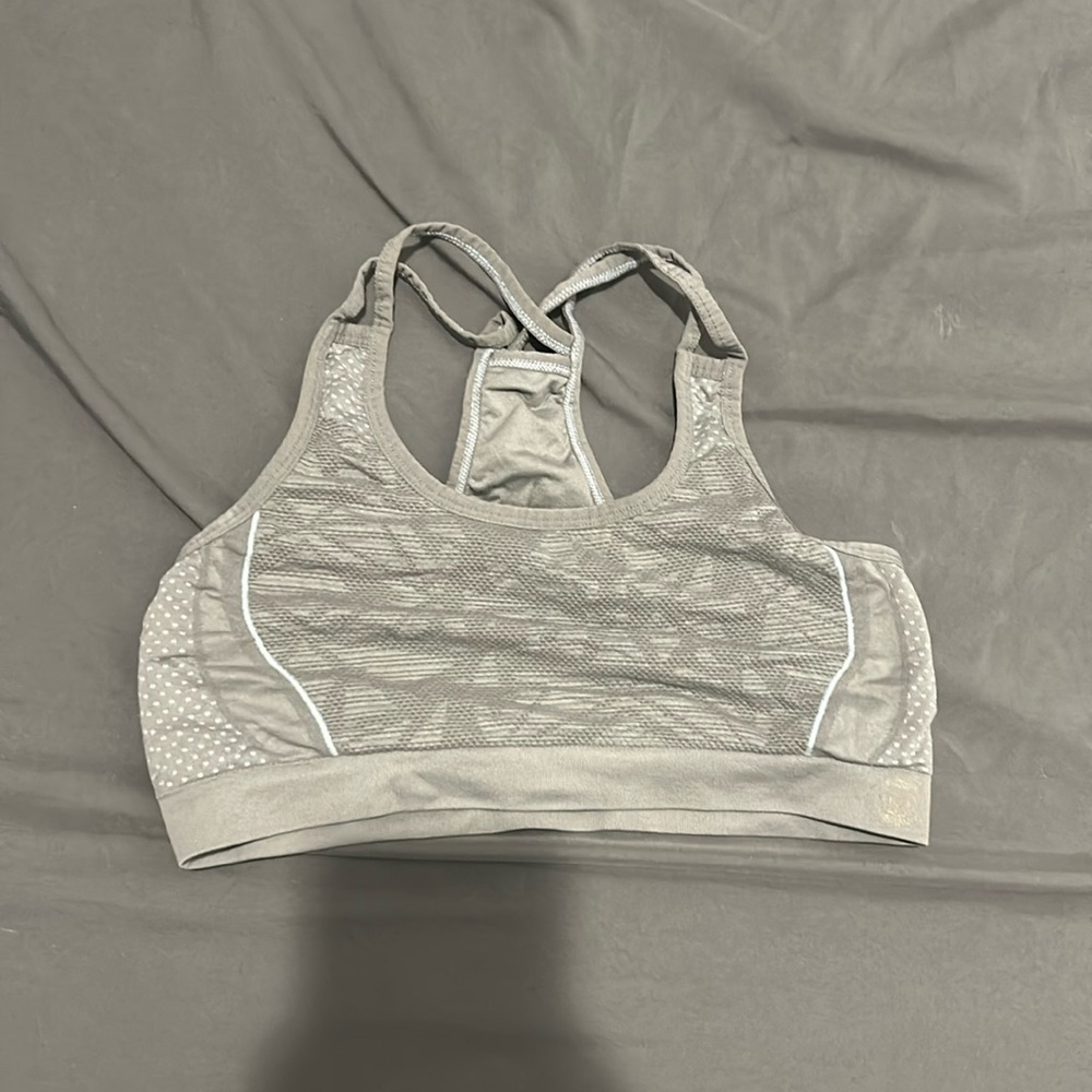 Stretchy sports bra